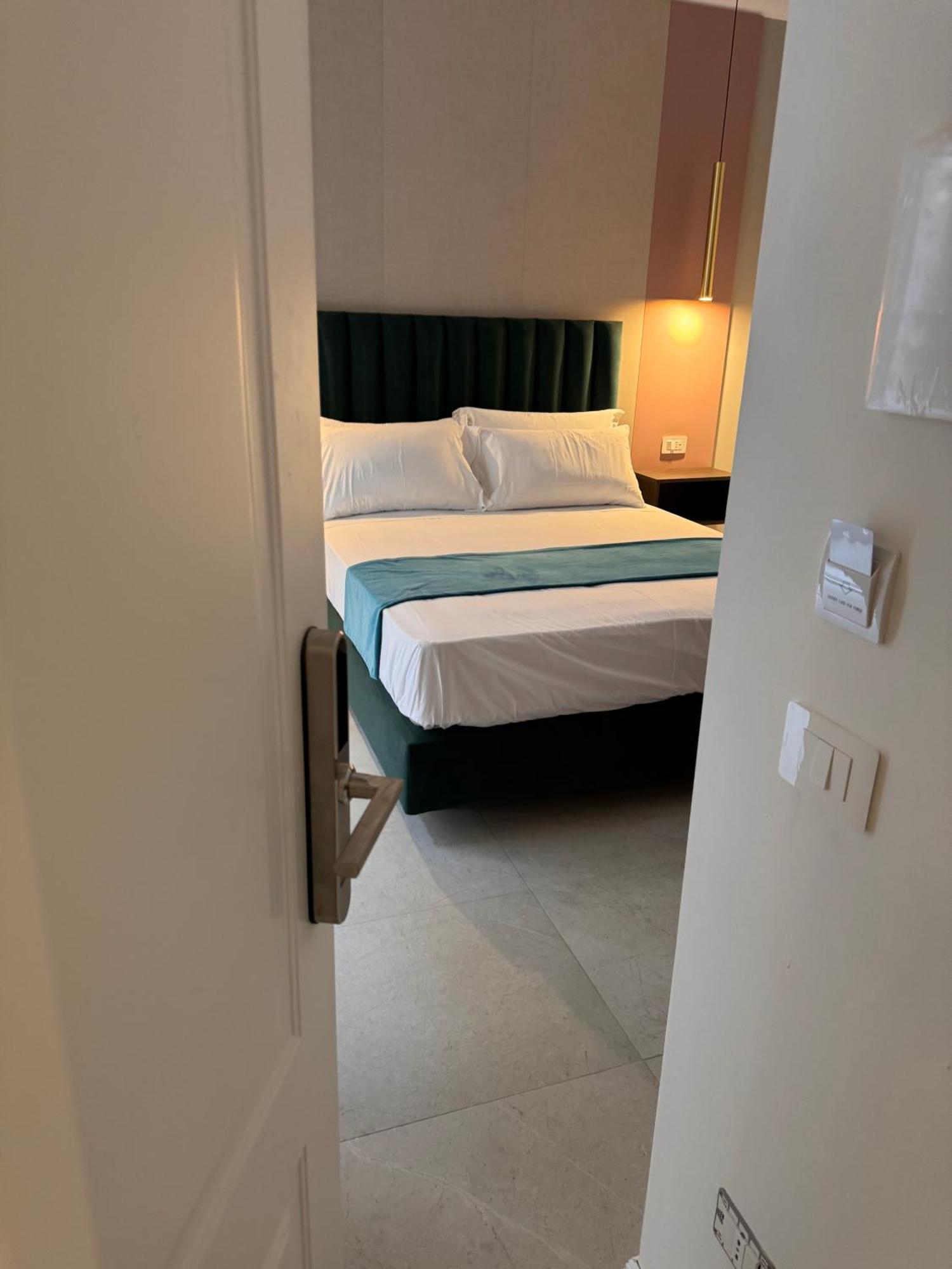 Hotiday Room Collection - Napoli Museo Suite Екстер'єр фото