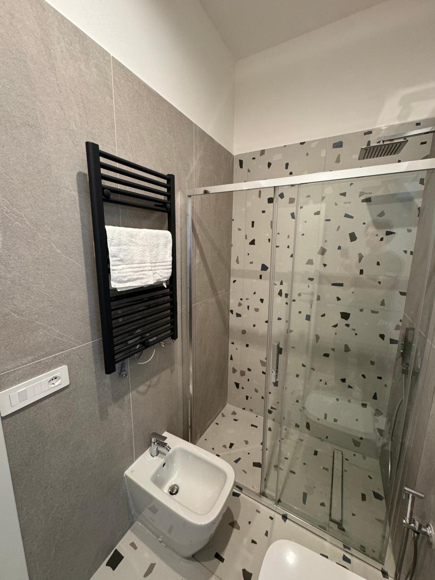 Hotiday Room Collection - Napoli Museo Suite Екстер'єр фото