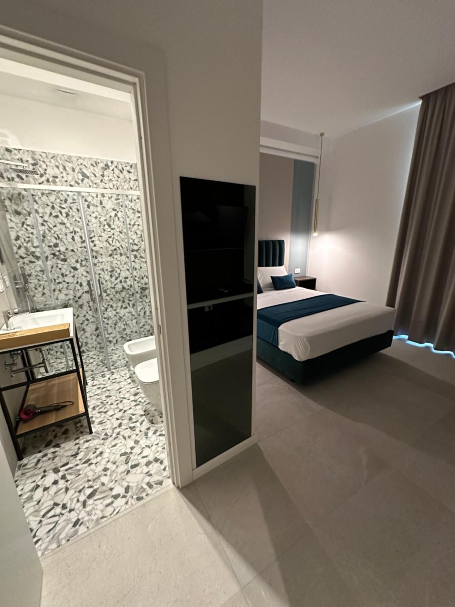 Hotiday Room Collection - Napoli Museo Suite Екстер'єр фото
