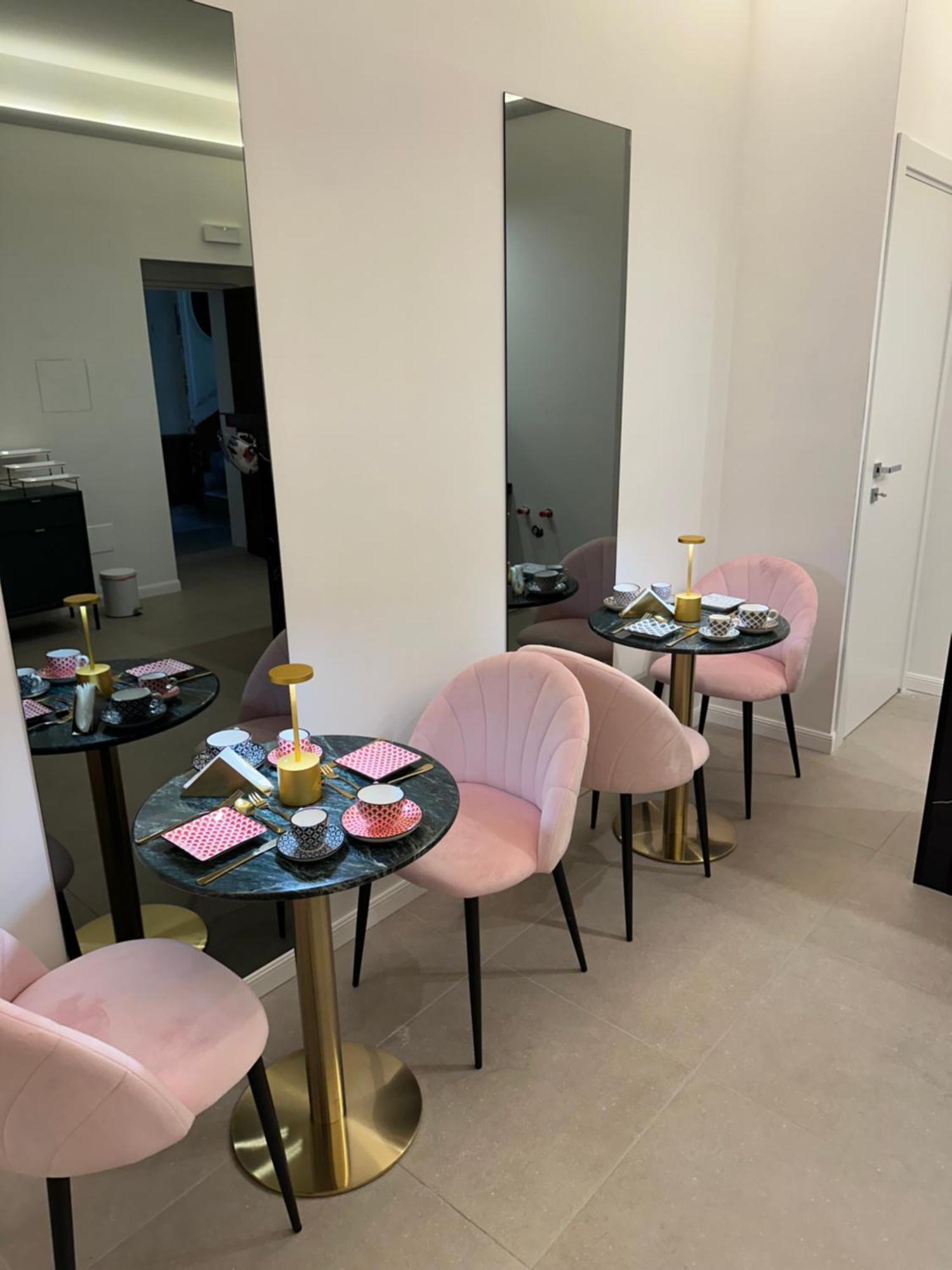 Hotiday Room Collection - Napoli Museo Suite Екстер'єр фото